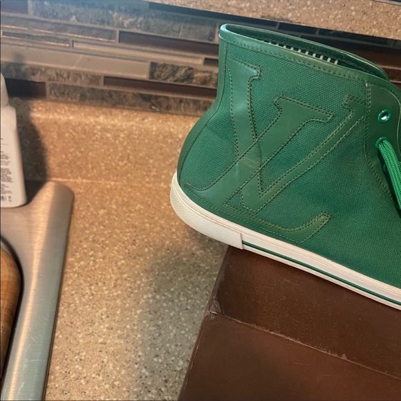 Green 10.5 Lui sneaks - Picture 3 of 9